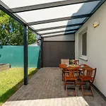 With Garden And Parking Appartement Stupava