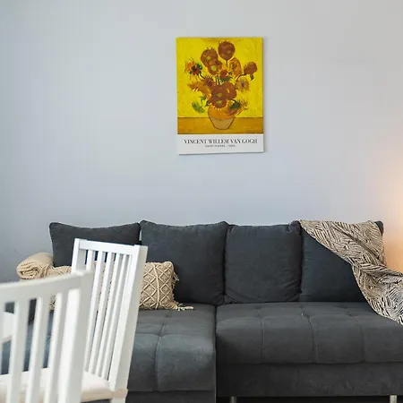 アパート With Garden And Parking