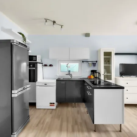 With Garden And Parking アパート *