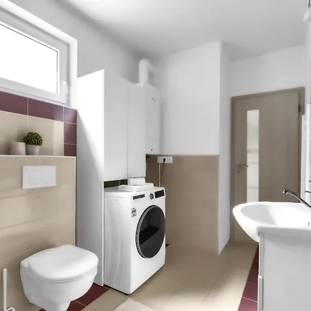 With Garden And Parking * ストゥパヴァ