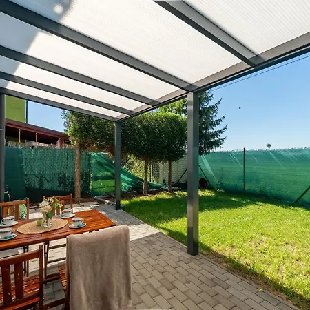 Apartment With Garden And Parking *