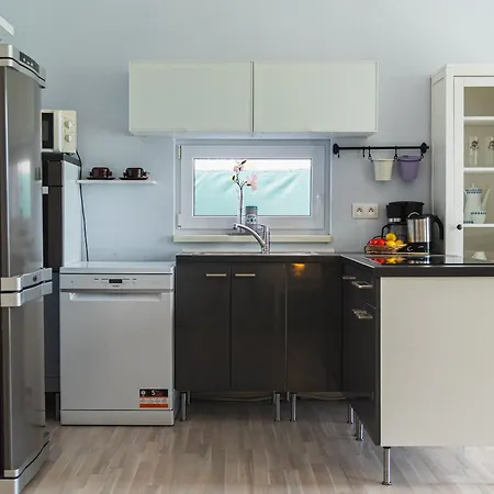 With Garden And Parking ストゥパヴァ