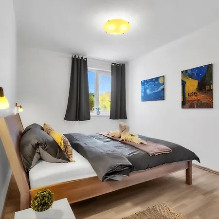 With Garden And Parking Apartment Stupava