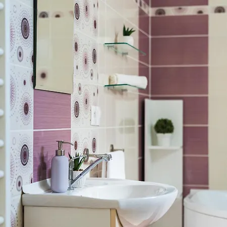 With Garden And Parking アパート