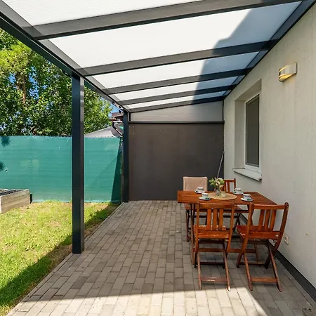 With Garden And Parking アパート ストゥパヴァ