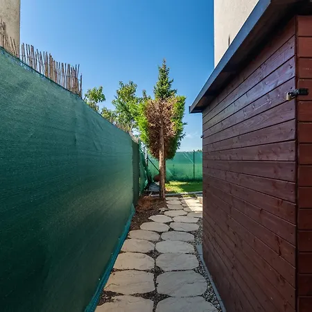 With Garden And Parking *