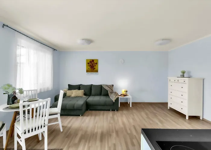 With Garden And Parking Apartment Stupava