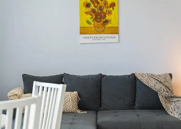 Apartment With Garden And Parking