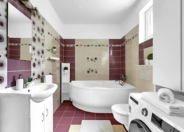 Apartment With Garden And Parking