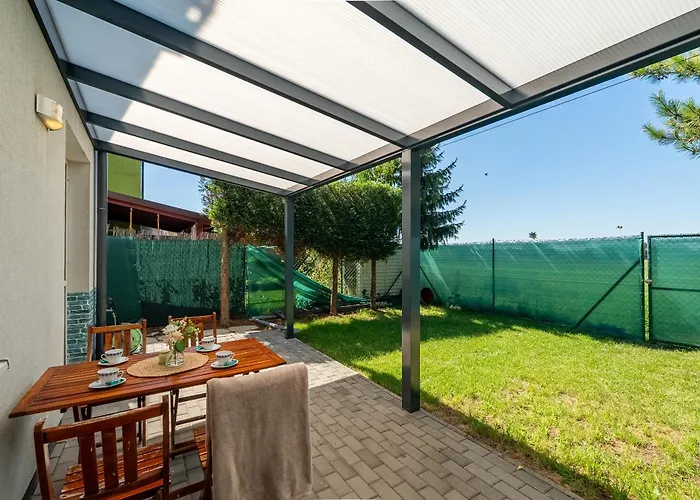 Apartment With Garden And Parking *