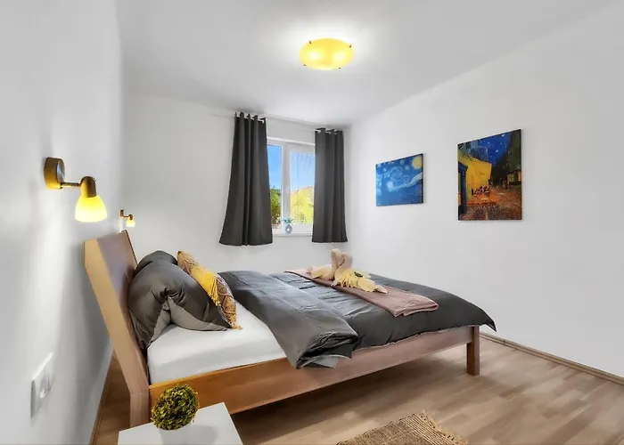 With Garden And Parking Apartment Stupava