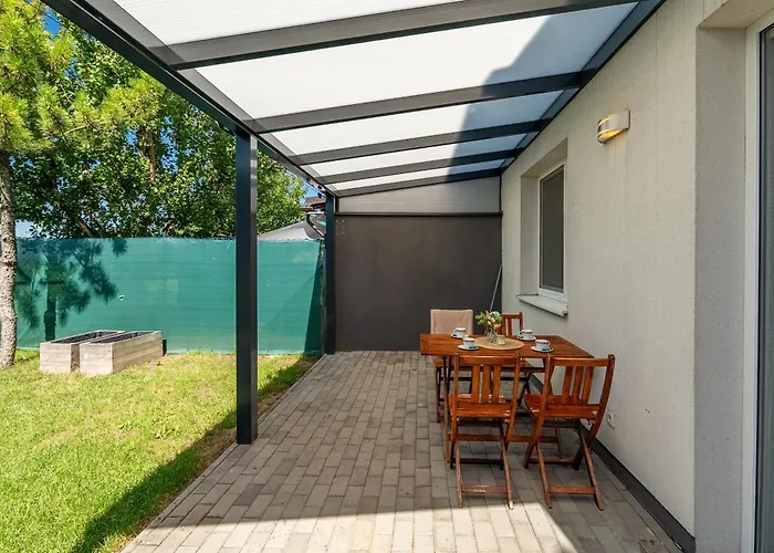 With Garden And Parking Apartment Stupava