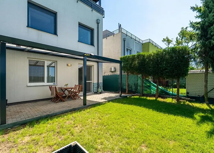 With Garden And Parking Apartment Stupava